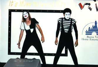 Mime Artist for Hire Singapore, mime Singapore, Le Mimic,Mime acts Singapore, Mime for hire Singapore, Mime Artists Singapore, 